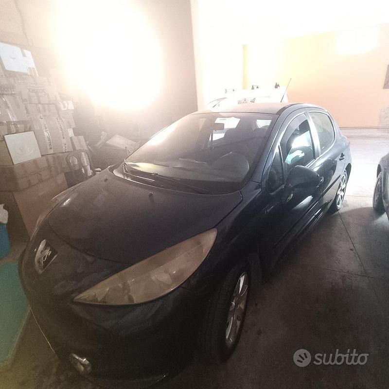 Usata Peugeot 207 90 CV (66 kW) 2007 Blu Utilitaria