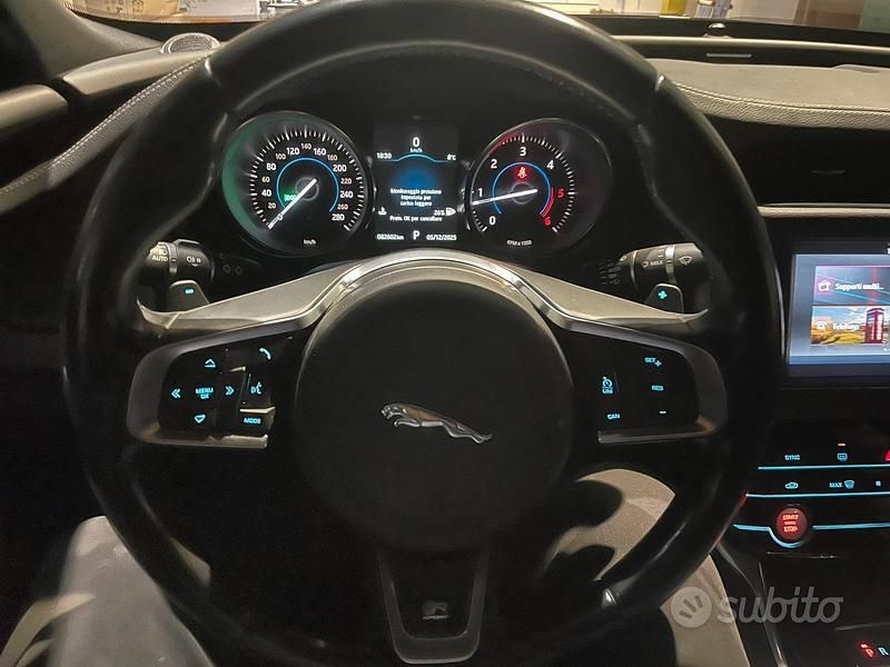 Nero Usata 2016 Jaguar XF Tre volumi | 16.500 € - Immagine 1/4