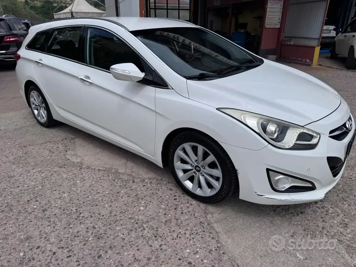 Usata Hyundai i40 Style 136 CV (100 kW) 2012 Bianco Station wagon
