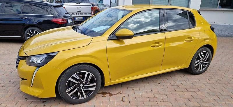 Usata Peugeot 208 Allure 101 CV (74 kW) 2021 Giallo Utilitaria
