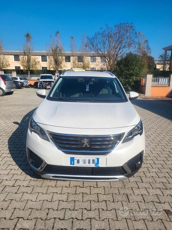 Bianco Usata 2019 Peugeot 5008 Allure Tre volumi | 16.900 € (Buon prezzo) - Immagine 1/4