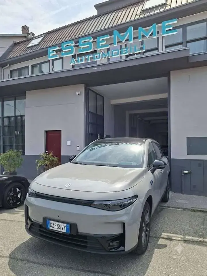 Usata Leapmotor C10 80 kW (109 CV) 2025 Grigio SUV