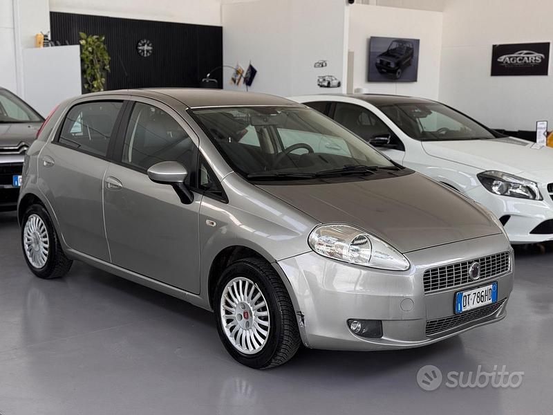 Usata Fiat Grande Punto Dynamic 77 CV (56 kW) 2008 Grigio Utilitaria