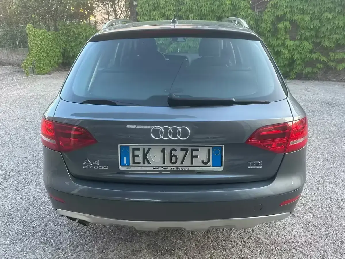 Usata Audi A4 Allroad Advanced 170 CV (125 kW) 2011 Grigio Station wagon