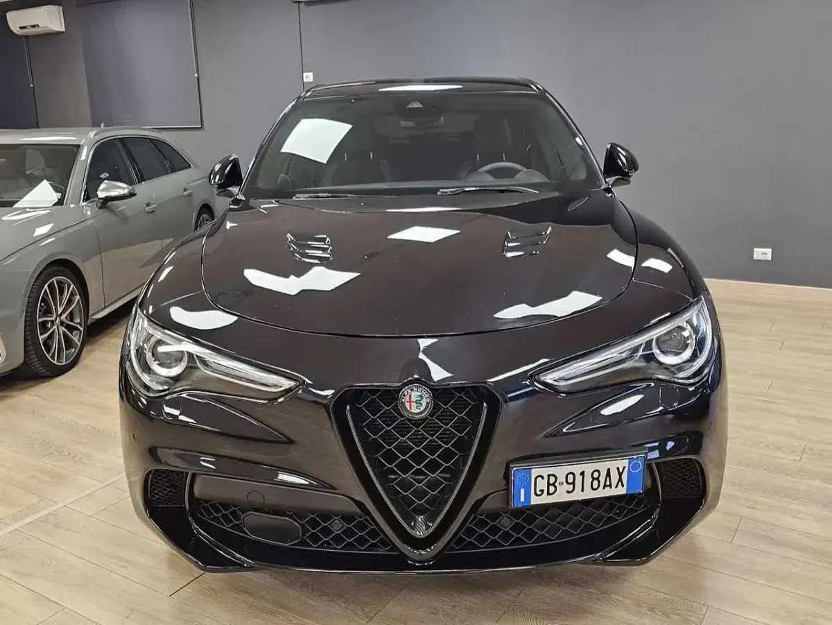 Usata Alfa Romeo Stelvio Quadrifoglio 510 CV (375 kW) 2020 Nero SUV