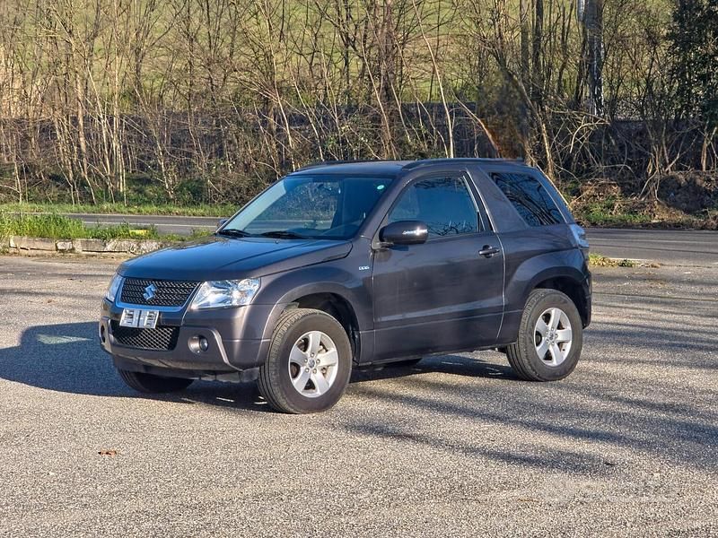 Usata Suzuki Grand Vitara 129 CV (94 kW) 2011 Grigio SUV