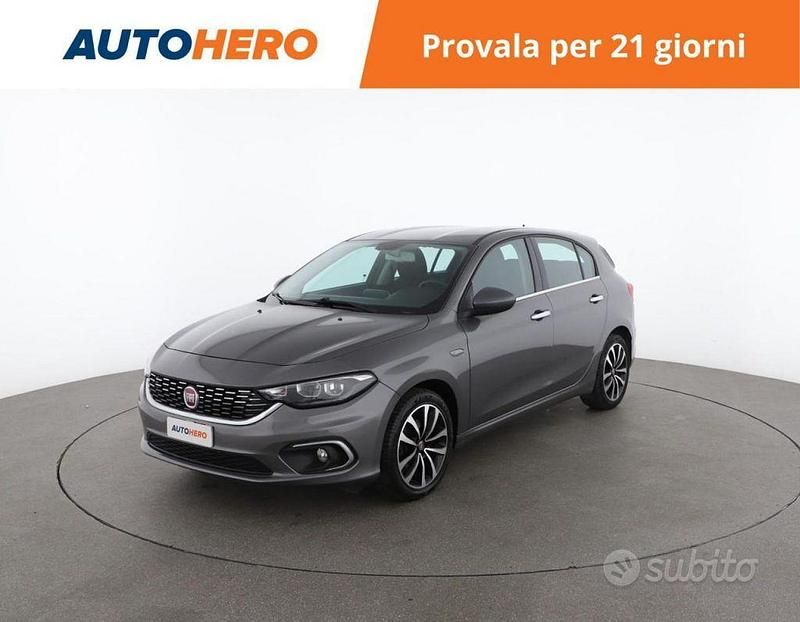 Grigio Usata 2019 Fiat Tipo Lounge Tre volumi | 9899 € (Buon prezzo) - Immagine 1/2