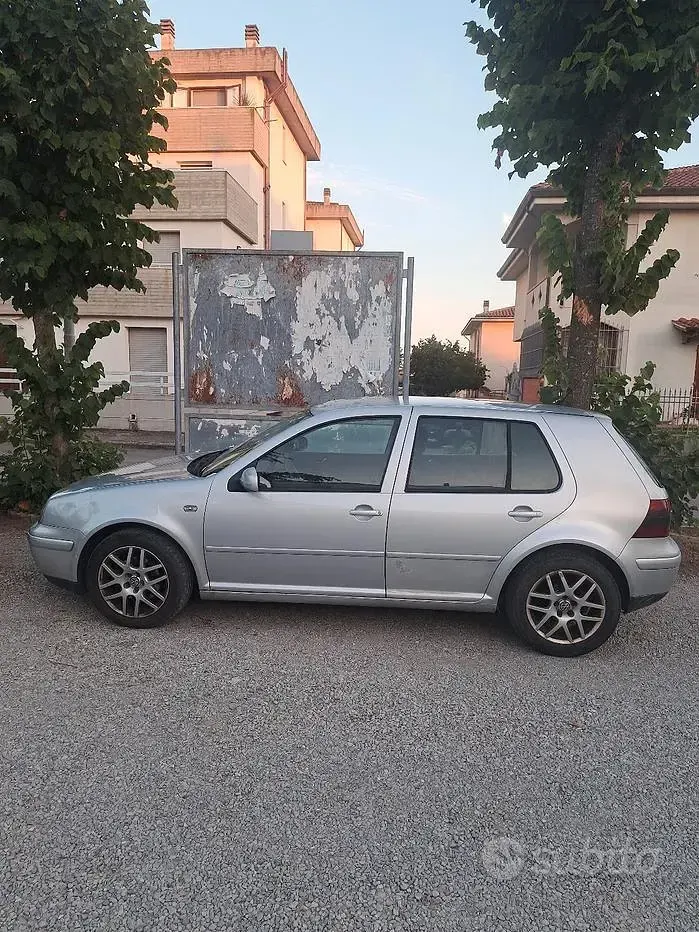 Usata VW Golf IV 116 CV (85 kW) 2001 Grigio Berlina