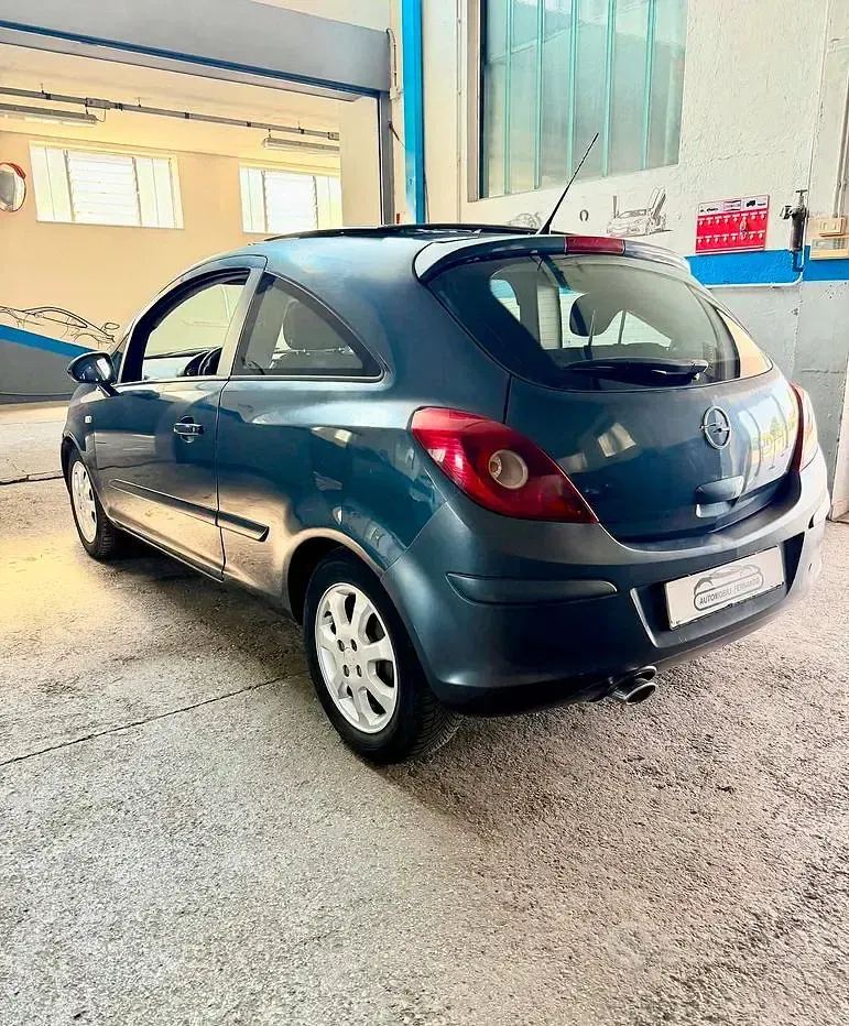 Usata Opel Corsa 69 CV (50 kW) 2009 Grigio Utilitaria