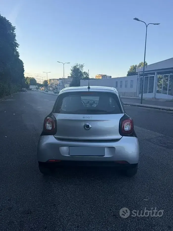 Usata Smart ForFour 71 CV (52 kW) 2015 Grigio Utilitaria