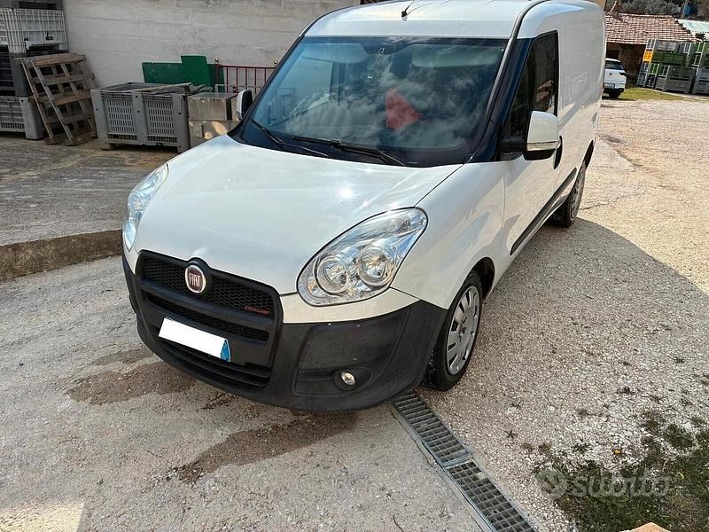 Begagnad Fiat Doblò 135 HK (99 kW) 2011 Vit Minibuss