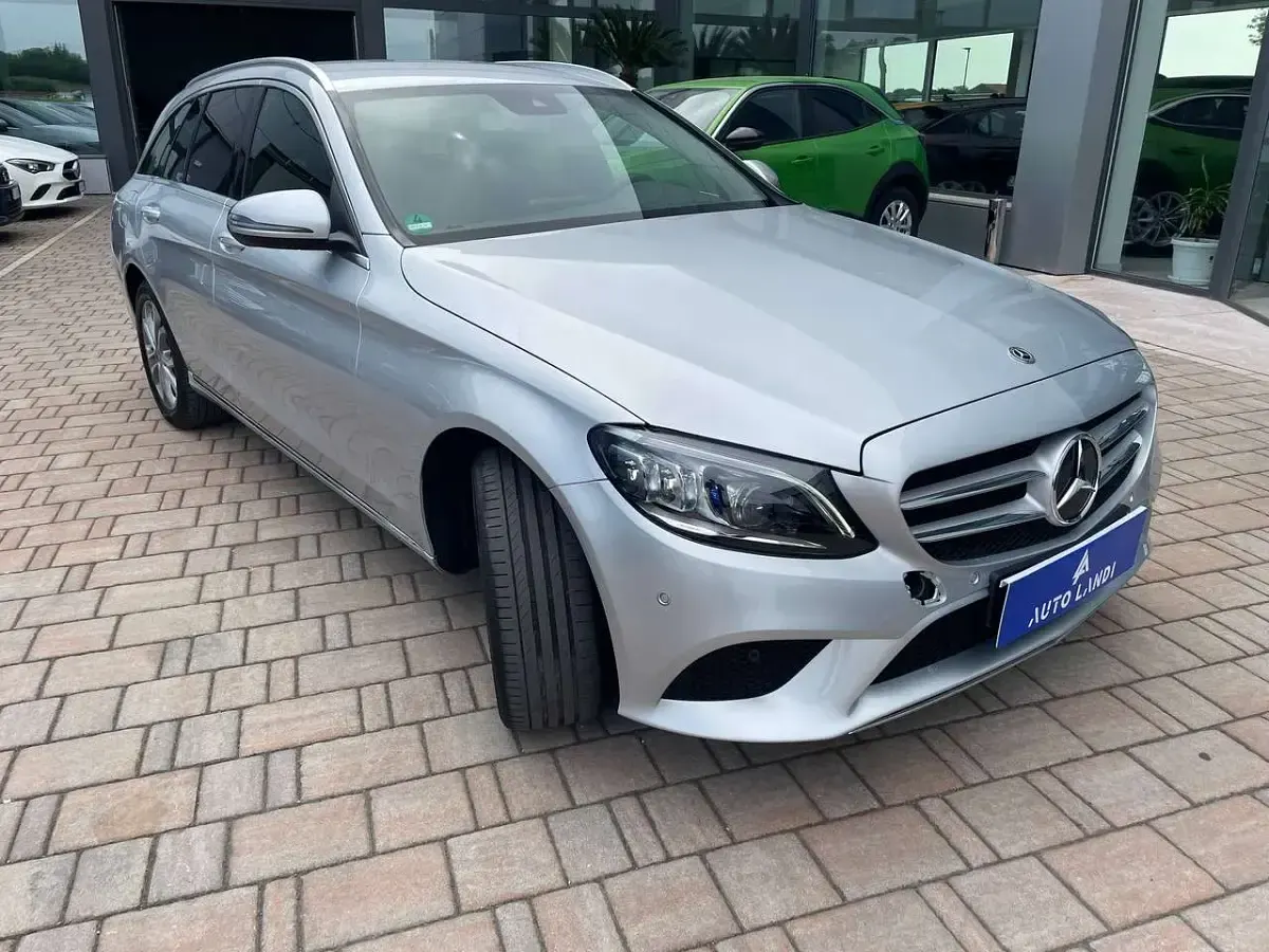 Usata Mercedes C220 Business 194 CV (142 kW) 2018 Argento Station wagon