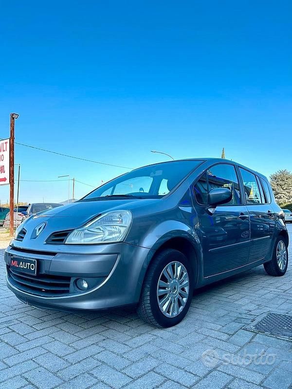 Usata Renault Modus 75 CV (55 kW) 2011 Grigio Monovolume
