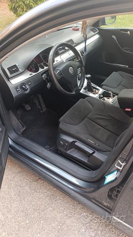 Usata VW Passat 150 CV (110 kW) 2008 Verde Station wagon