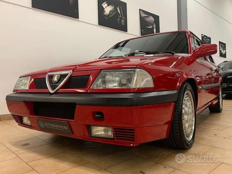 Usata Alfa Romeo 33 Quadrifoglio Verde 132 CV (97 kW) 1991 Rosso Berlina