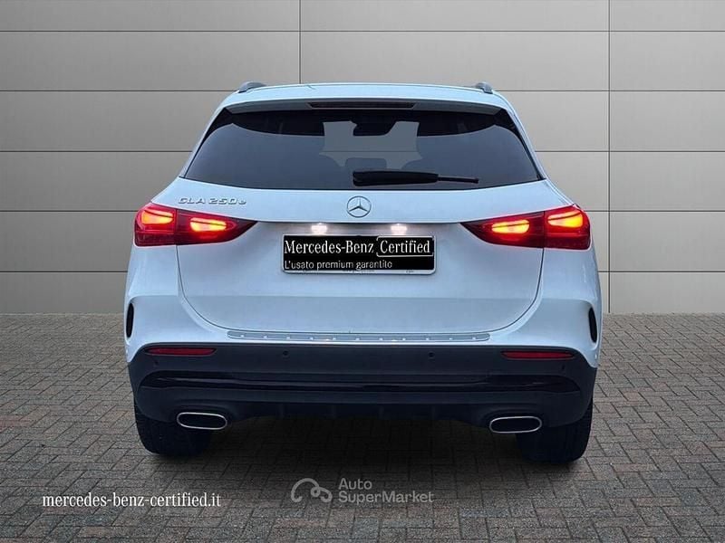 Usata Mercedes GLA250 Advanced Plus 218 CV (160 kW) 2023 Digital white SUV