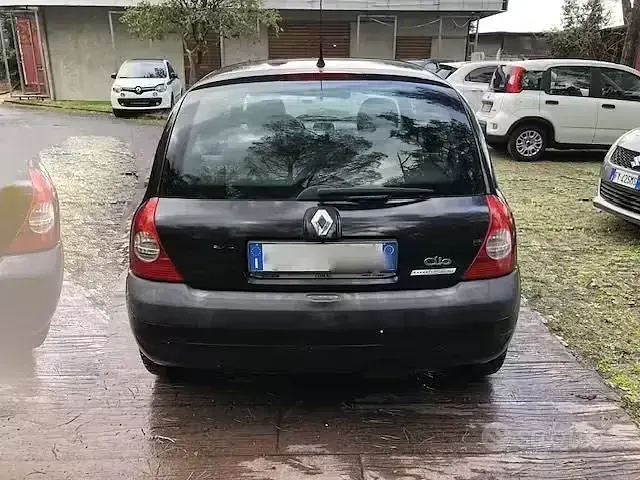 Usata Renault Clio II Campus 58 CV (42 kW) 2006 Nero Berlina