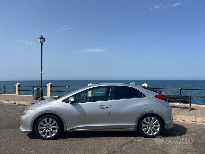 Usata Honda Civic 120 CV (88 kW) 2013 Grigio Berlina