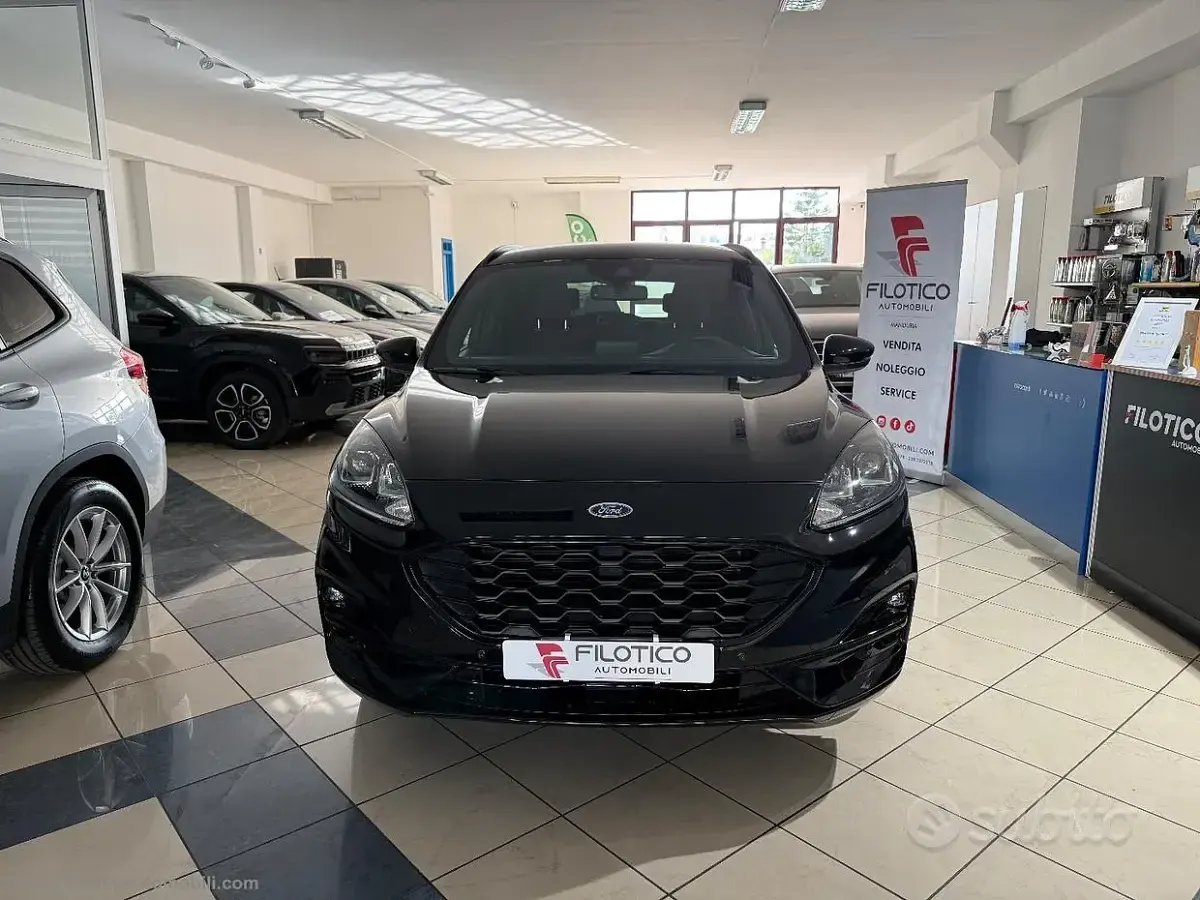Usata Ford Kuga ST-Line 150 CV (110 kW) 2021 Nero SUV