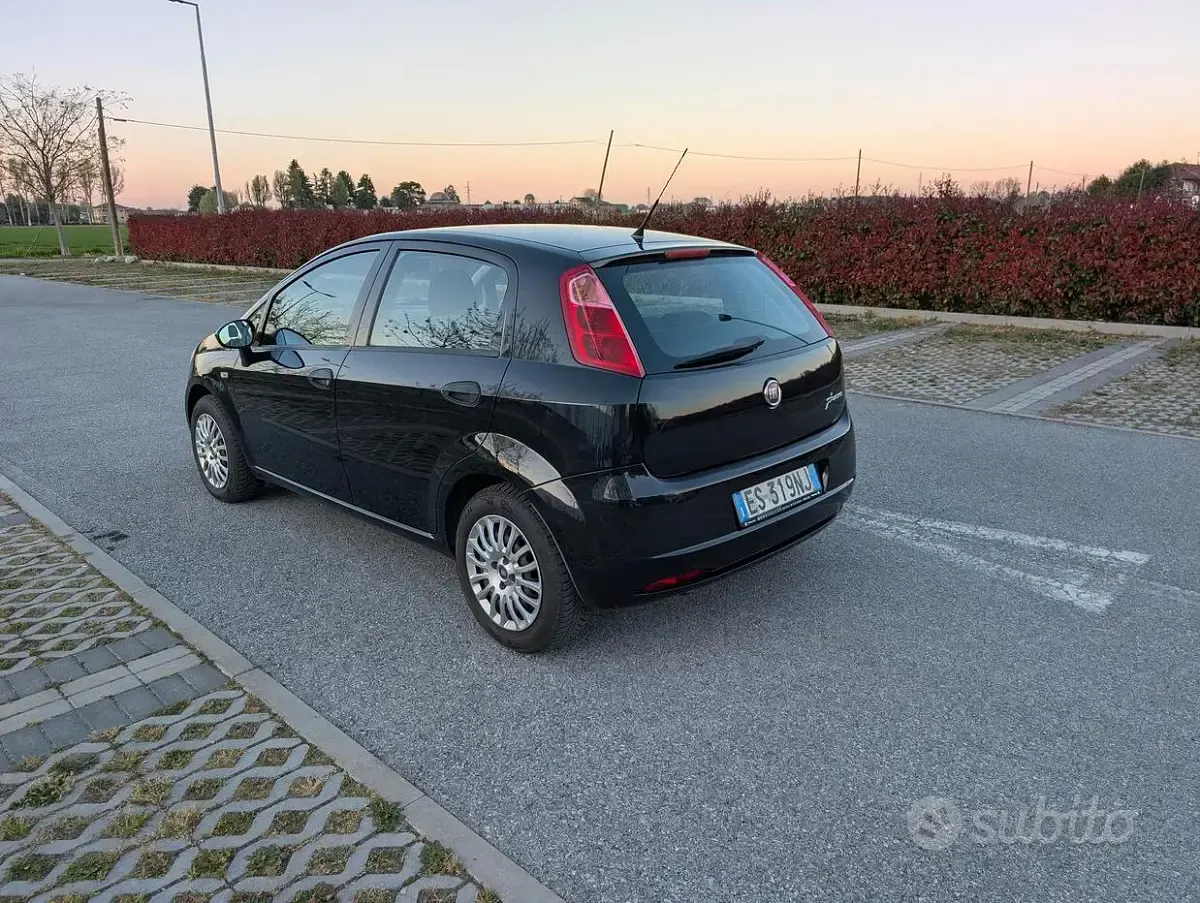 Usata Fiat Grande Punto S 69 CV (50 kW) 2013 Nero Utilitaria