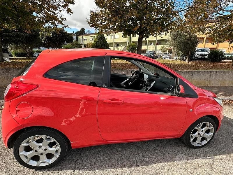 Usata Ford Ka 75 CV (55 kW) 2008 Rosso Berlina