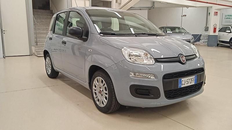 Usata Fiat Panda S 69 CV (50 kW) 2022 Grigio moda Utilitaria