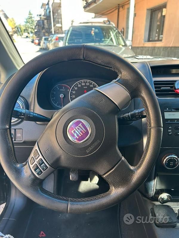 Usata Fiat Sedici 120 CV (88 kW) 2008 Nero SUV