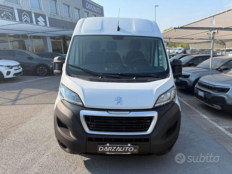 Usata Peugeot Boxer S 140 CV (102 kW) 2023 Bianco pastello Furgone