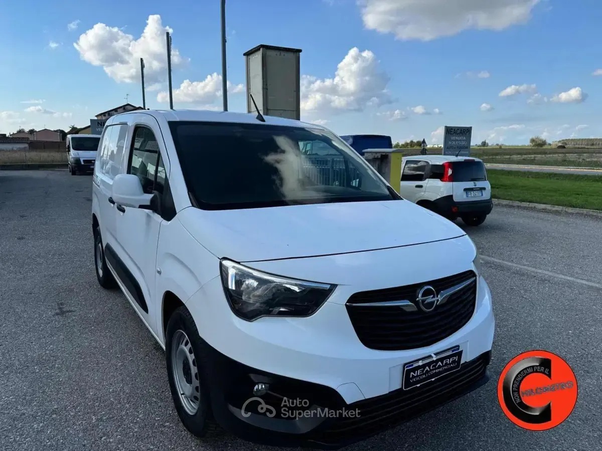 Usata Opel Combo 102 CV (75 kW) 2019 Bianco pastello Monovolume