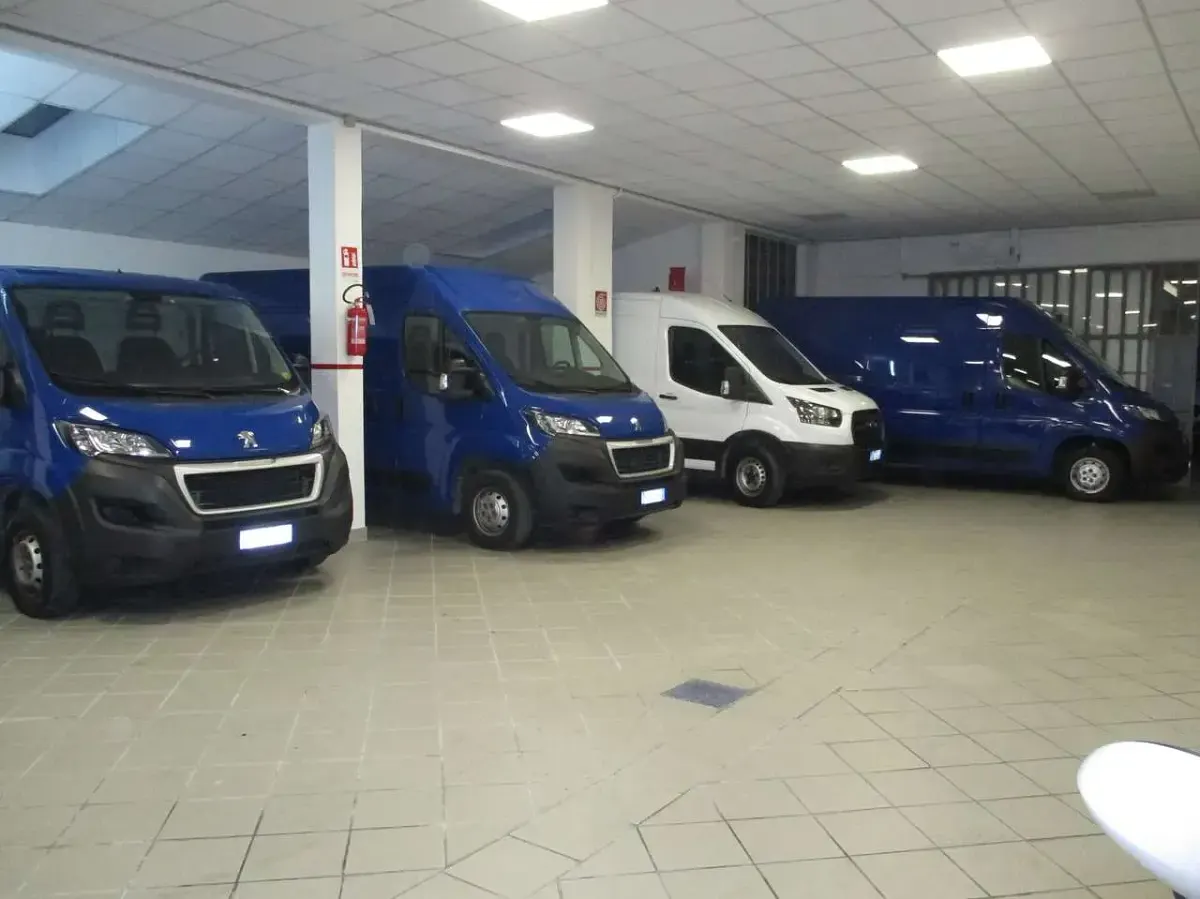 Occasion Peugeot Boxer 140 ch (102 kW) 2024 Bleue Van