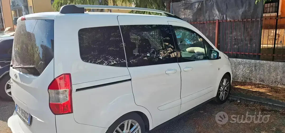 Usata Ford Tourneo Courier 95 CV (69 kW) 2015 Monovolume