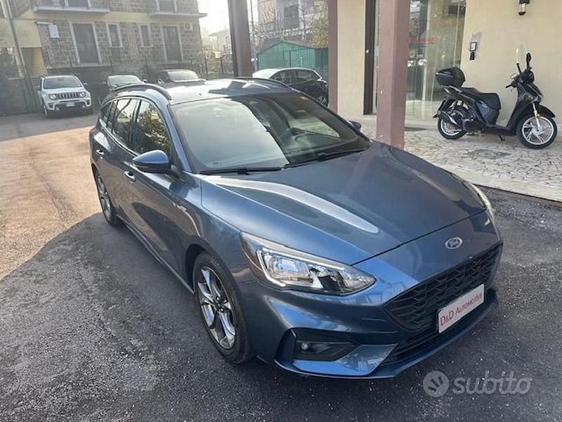 Blu metallizzato Usata 2019 Ford Focus ST-Line Station wagon | 11.500 € (Buon prezzo) - Immagine 1/4