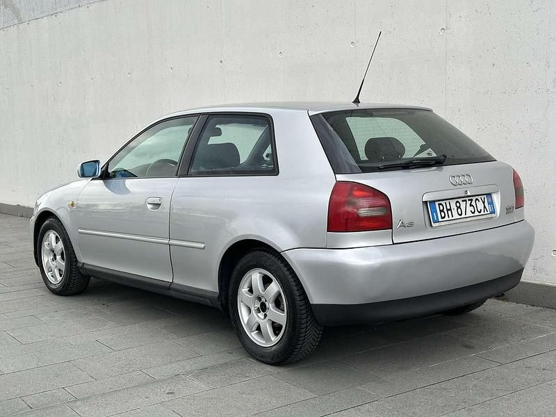 Usata Audi A3 Attraction 150 CV (110 kW) 2000 Argento Utilitaria