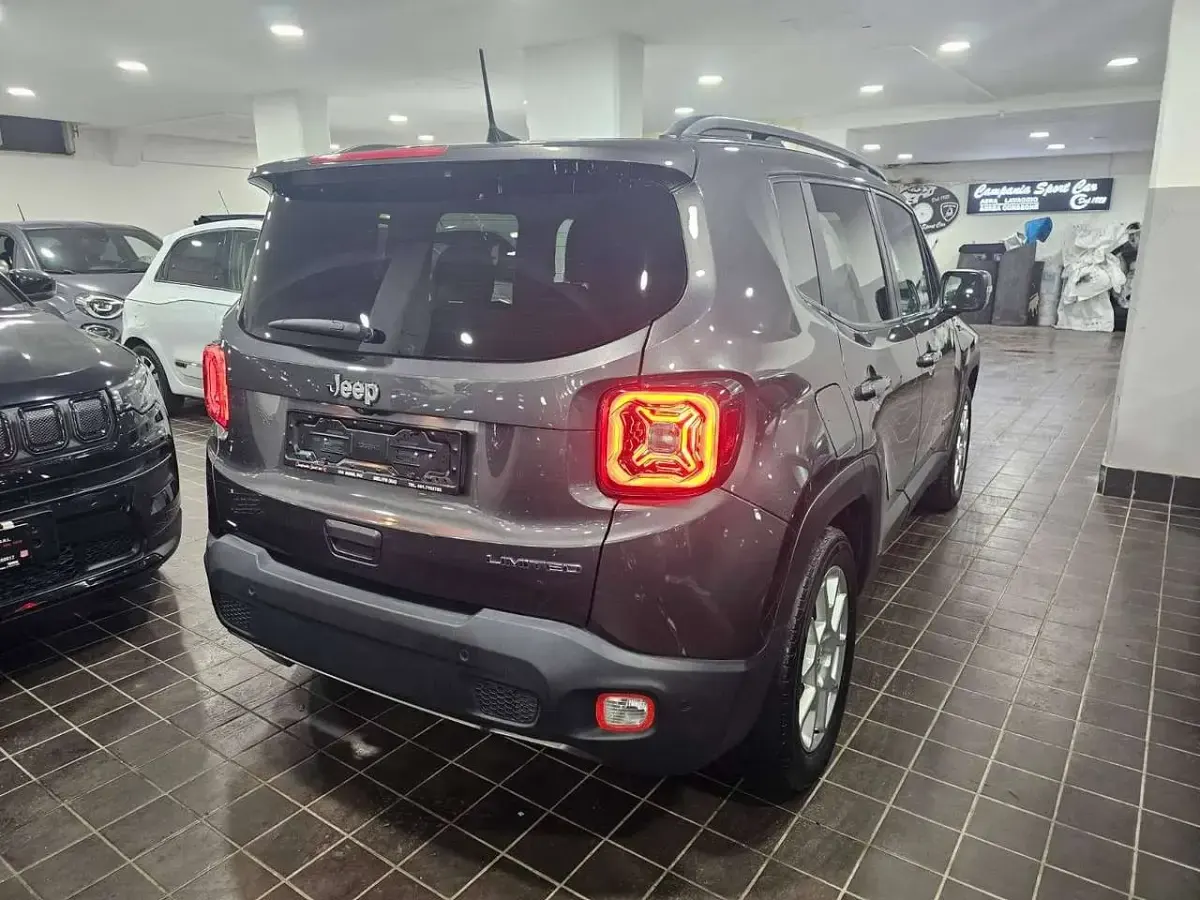 Usata Jeep Renegade Limited 120 CV (88 kW) 2020 Crystal granite SUV