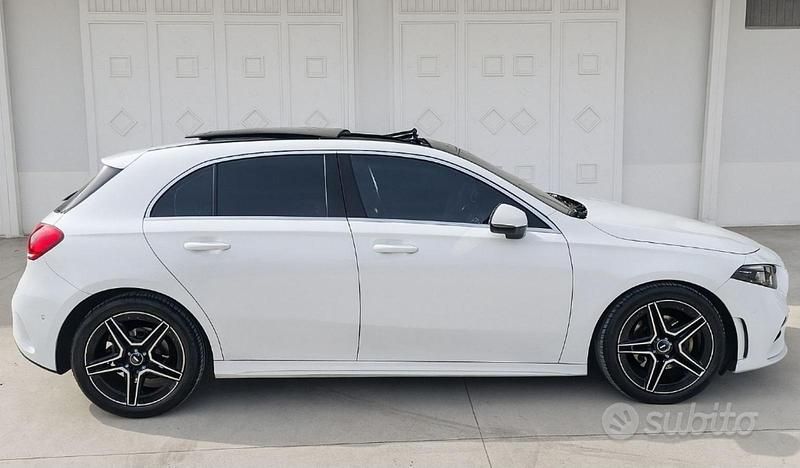 Bianco Usata 2021 Mercedes A180 Tre volumi | 28.000 € (Cara) - Immagine 1/4