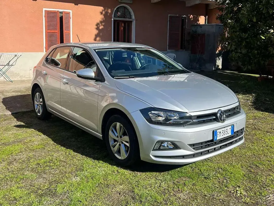 Usata VW Polo Comfortline 75 CV (55 kW) 2018 Grigio Utilitaria