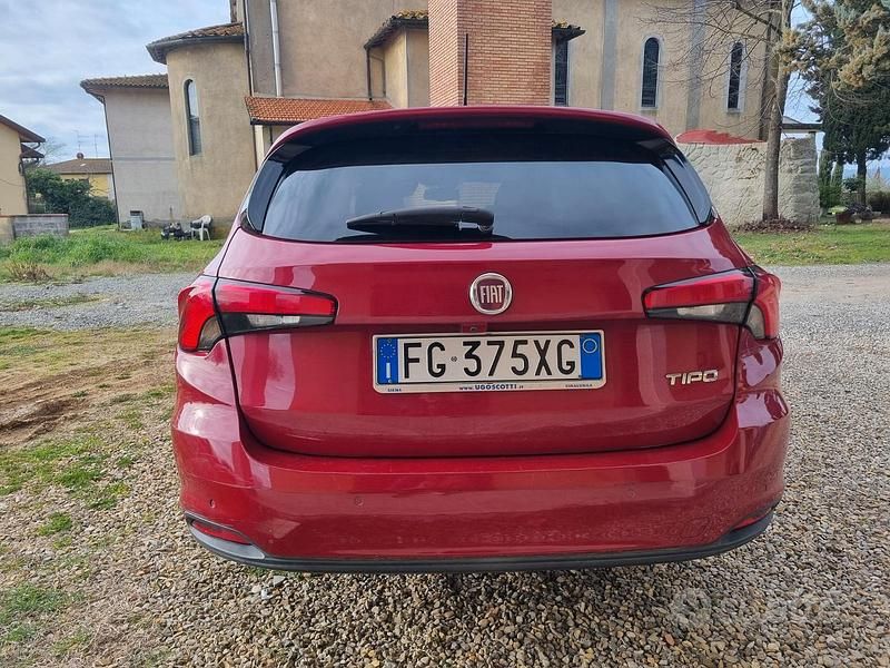 Usata Fiat Tipo Lounge 120 CV (88 kW) 2017 Rosso Station wagon