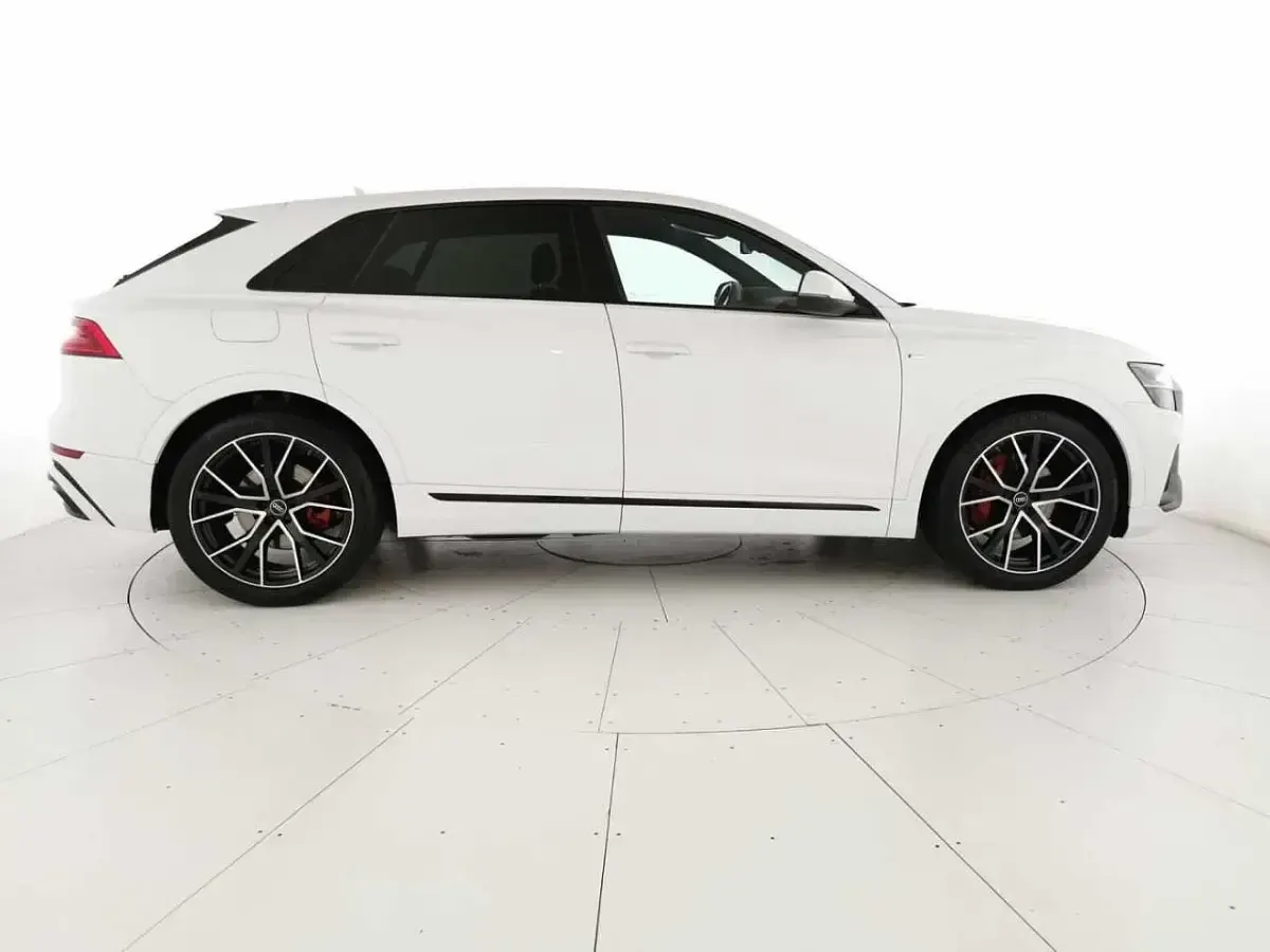 Usata Audi Q8 Sport 286 CV (210 kW) 2022 Bianco SUV