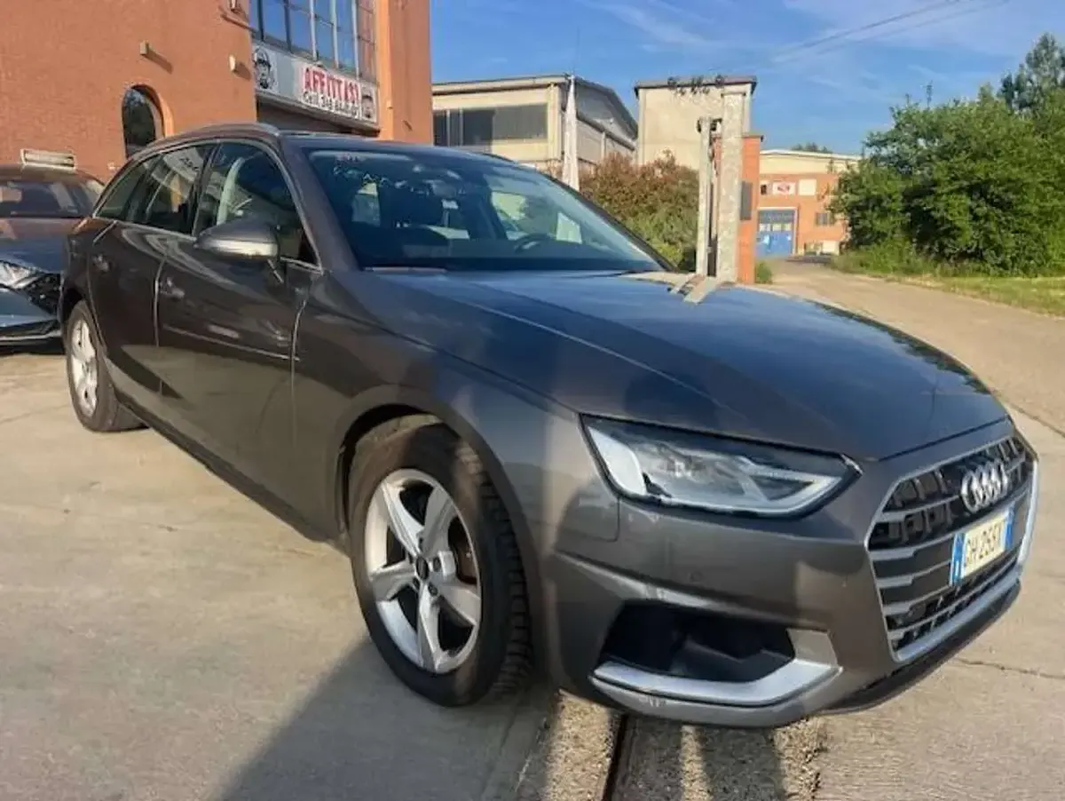 Usata Audi A4 Advanced Plus 163 CV (119 kW) 2022 Grigio Station wagon