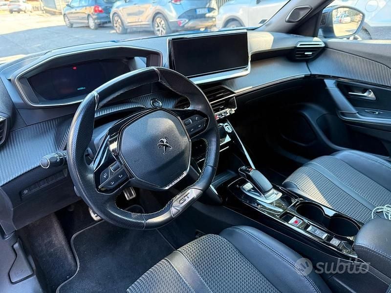 Usata Peugeot e-2008 100 kW (136 CV) 2021 Blu SUV