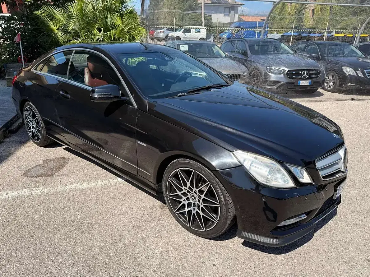 Usata Mercedes E250 Avantgarde 204 CV (150 kW) 2012 Nero Coupé