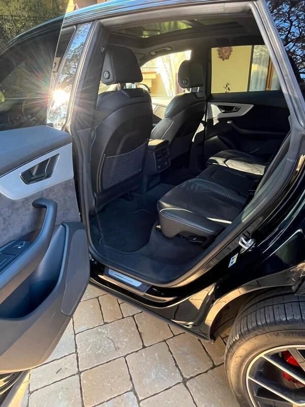 Usata Audi Q8 Sport 286 CV (210 kW) 2022 Nero SUV