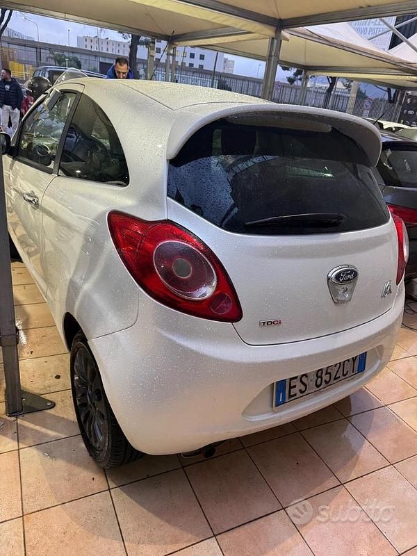 Usata Ford Ka Titanium 75 CV (55 kW) 2013 Bianco Utilitaria