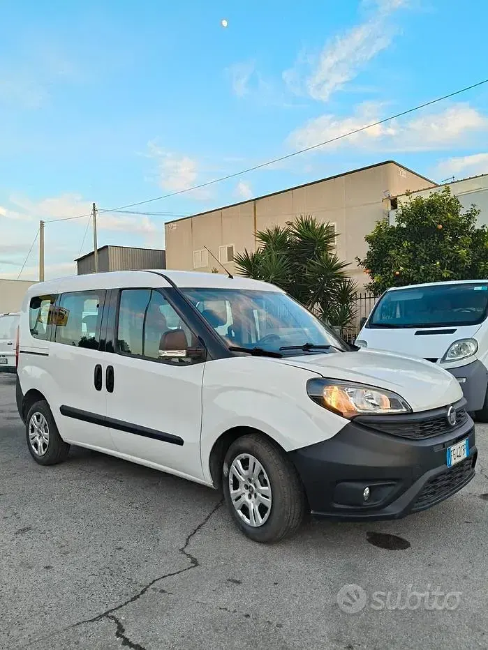 Usata Fiat Doblò 95 CV (69 kW) 2017 Bianco Monovolume
