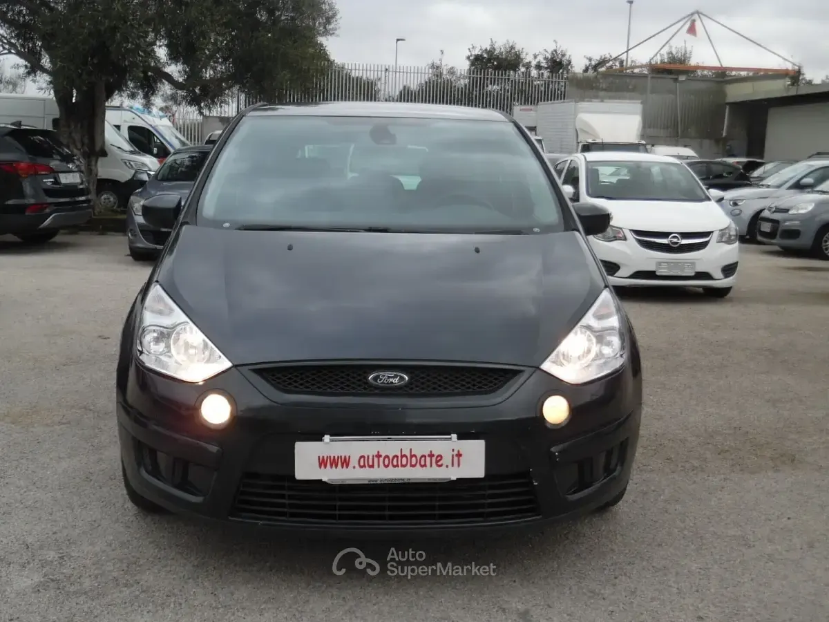 Usata Ford S-MAX Titanium 140 CV (102 kW) 2007 Gray Monovolume