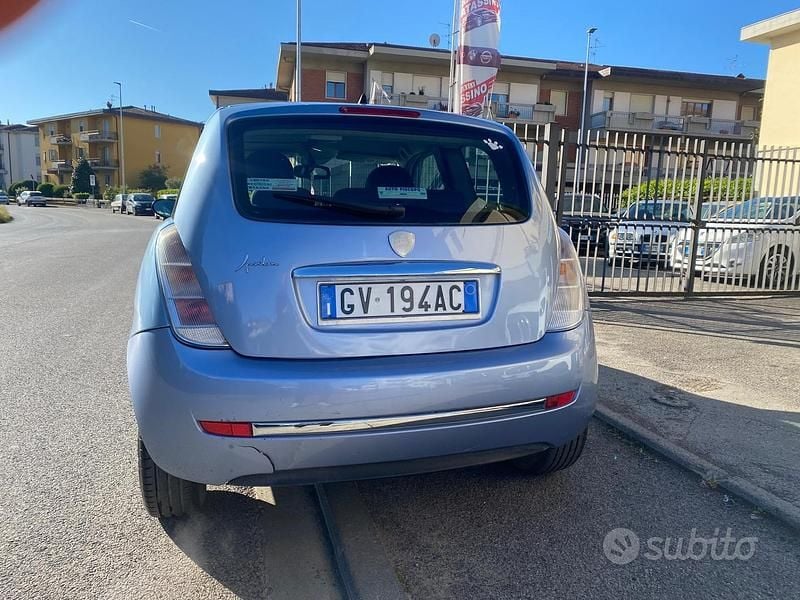 Usata Lancia Ypsilon 59 CV (43 kW) 2007 Blu Utilitaria