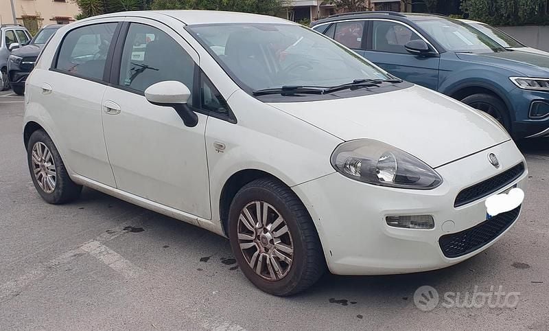Usata Fiat Grande Punto 77 CV (56 kW) 2012 Bianco Utilitaria