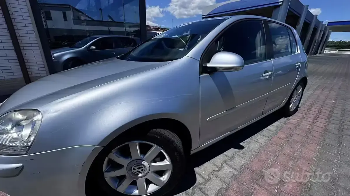 Usata VW Golf IV Sportline 140 CV (102 kW) 2005 Grigio Berlina