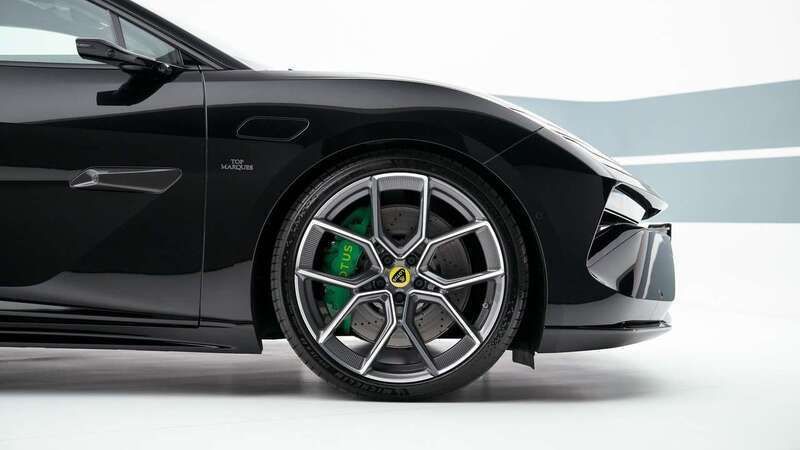 Usata Lotus Emeya 139 kW (190 CV) 2024 Nero metallizzato Utilitaria