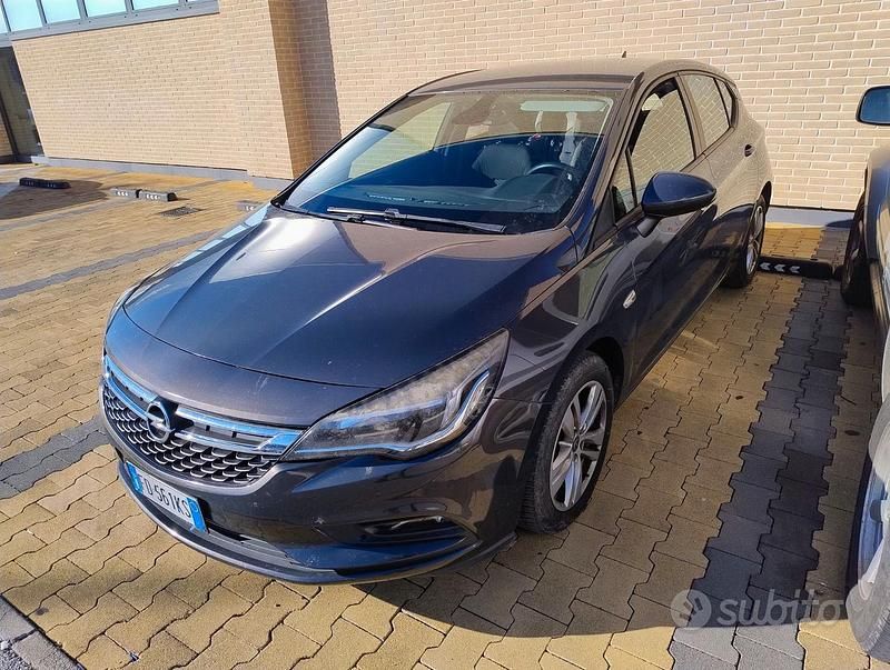 Usata Opel Astra 110 CV (80 kW) 2016 Grigio Berlina